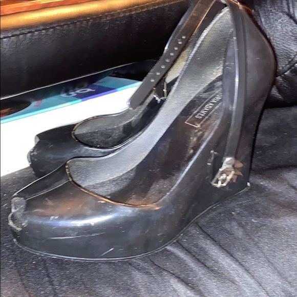 Heels - Picture 2 of 3